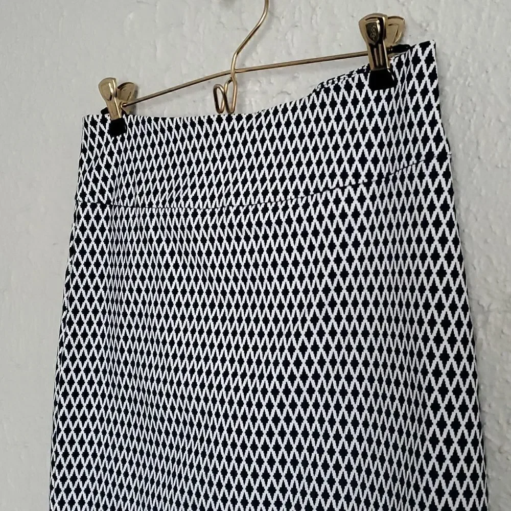 Margaret M | Stretch Pencil Skirt